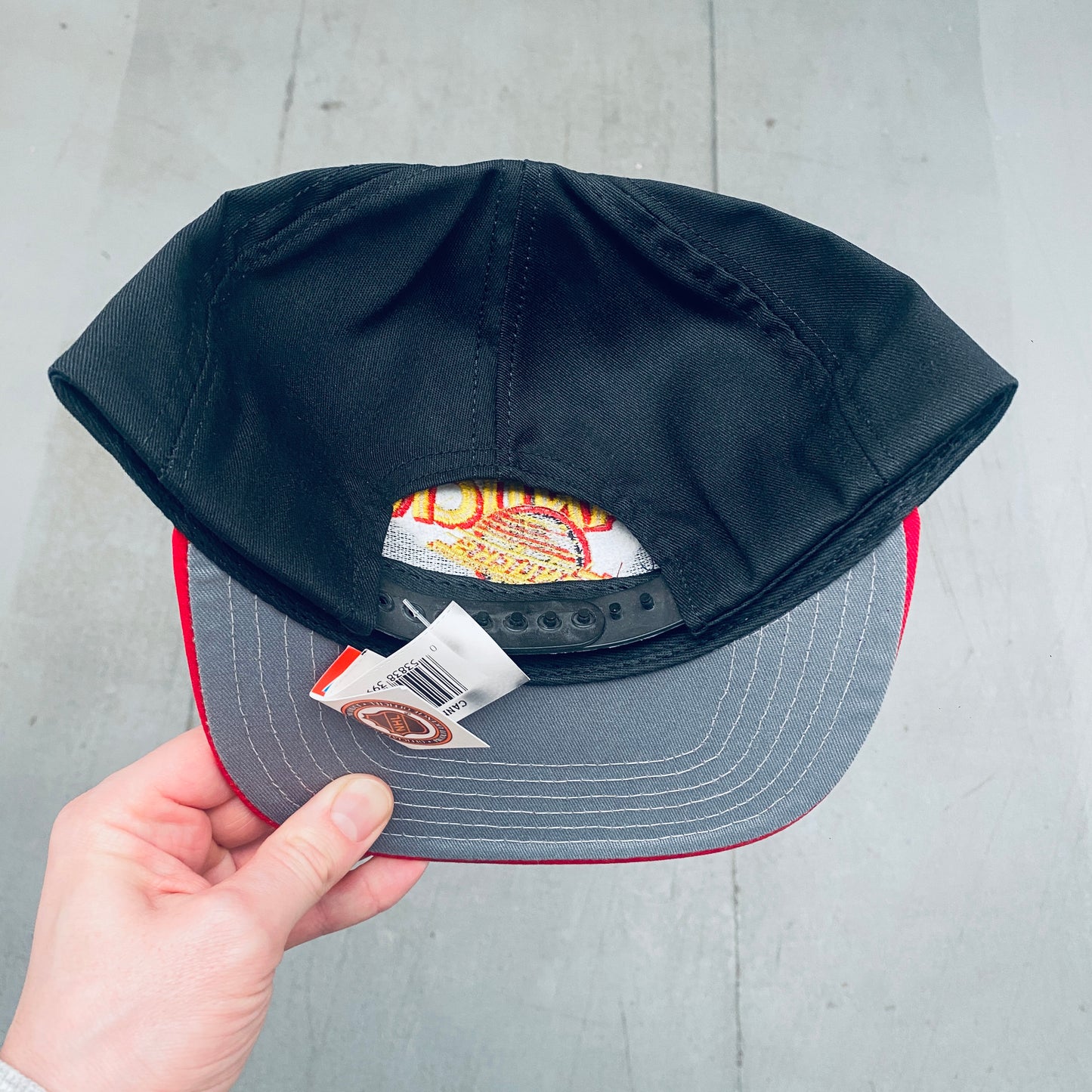 Vancouver Canucks: 1990's Embroidered Snapback - Deadstock BNWT