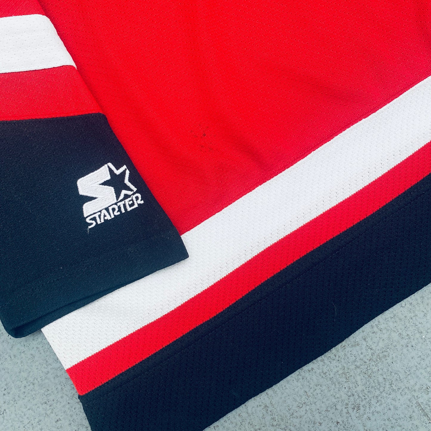 Indiana Hoosiers: 1990's Starter Hockey Jersey (L)