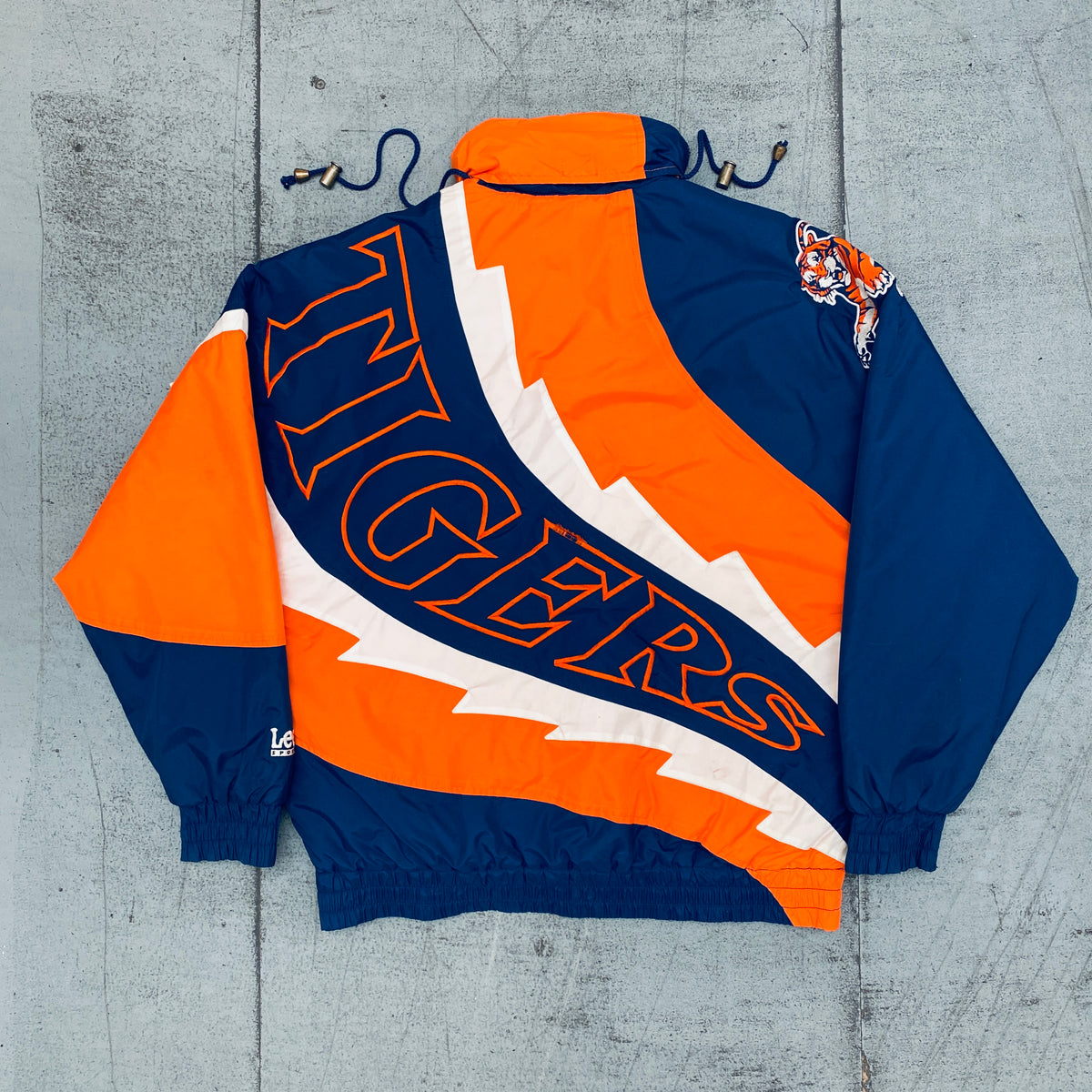 Vintage 90s Grey Lee Sport Denver Broncos NFL Spell-Out Sweatshirt - E