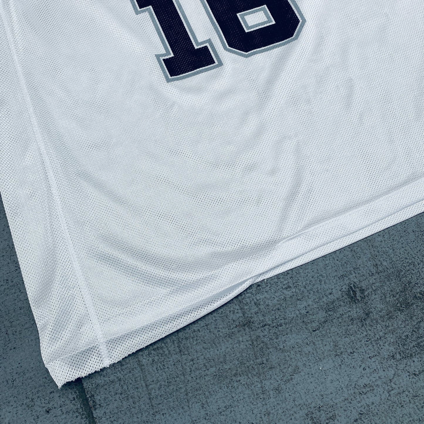 San Antonio Spurs: Pau Gasol 2016/17 White NBA Apparel Jersey (XL)