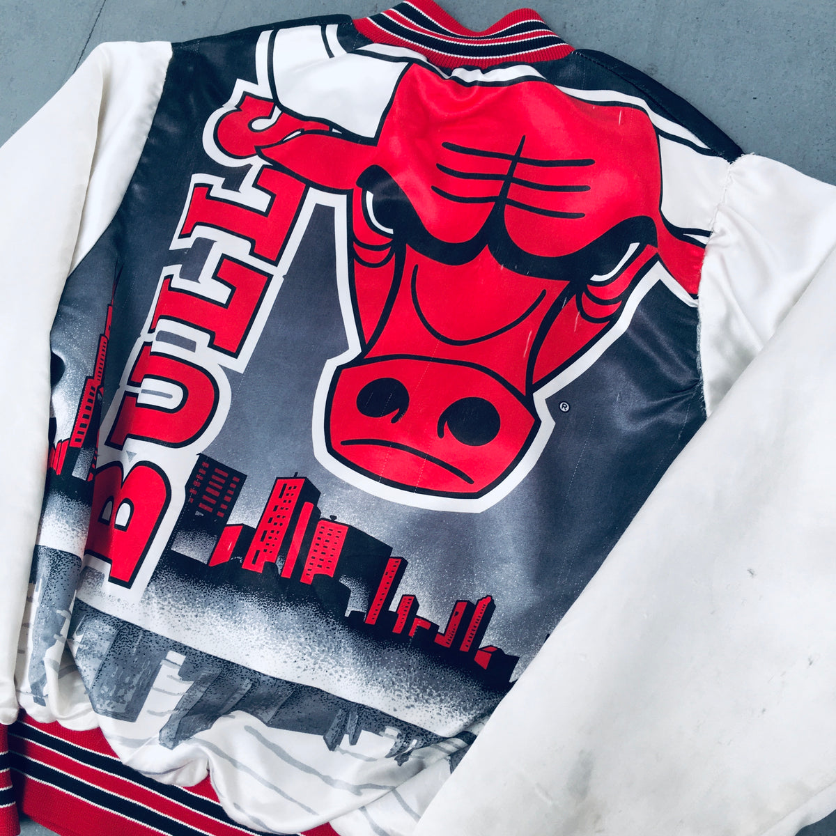 90s Chalk Line Chicago Bulls NBA Hot Hoops satin jacket size XL