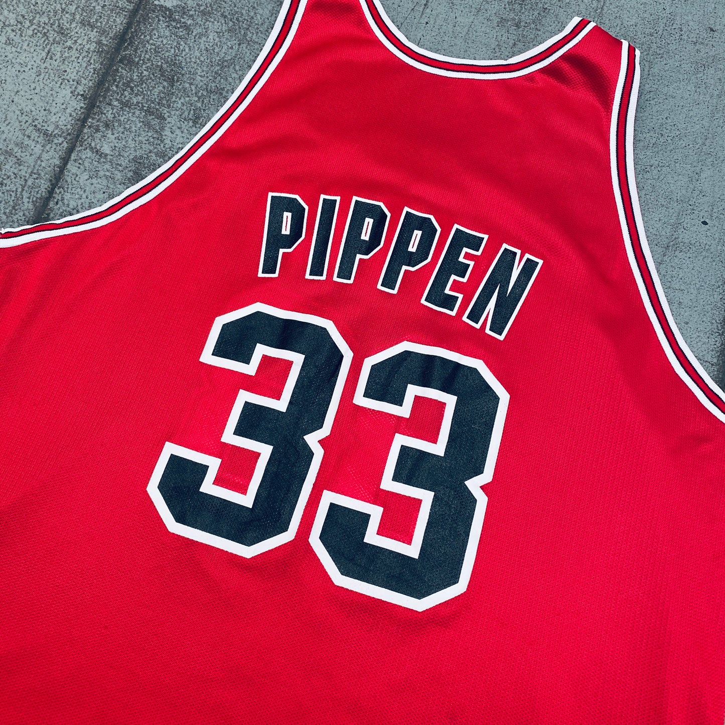 Chicago Bulls: Scottie Pippen 1997/98 Red & Black Reversible Champion Jersey (XL/XXL)