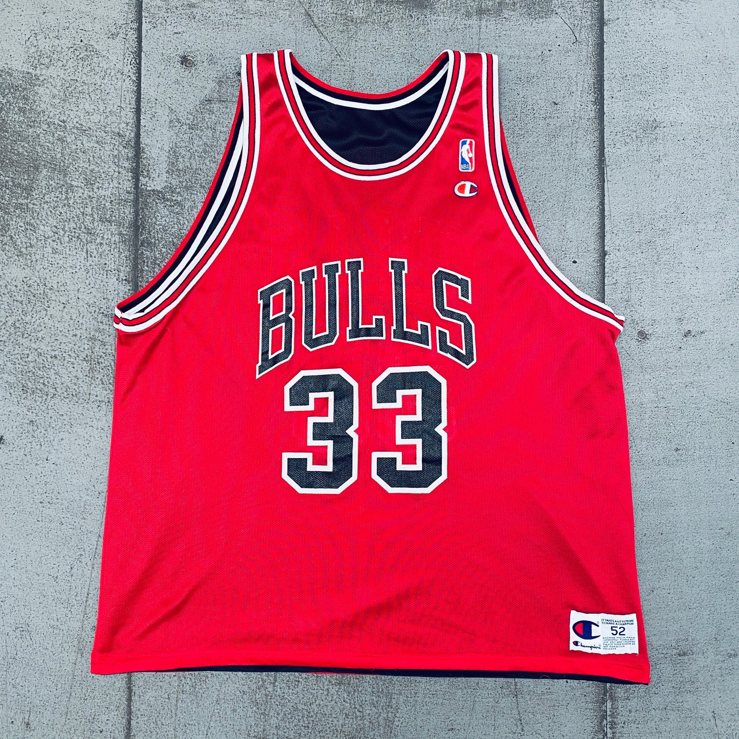 Chicago Bulls: Scottie Pippen 1997/98 Red & Black Reversible Champion Jersey (XL/XXL)