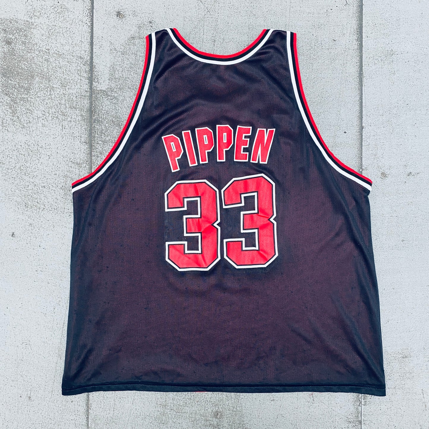 Chicago Bulls: Scottie Pippen 1997/98 Red & Black Reversible Champion Jersey (XL/XXL)