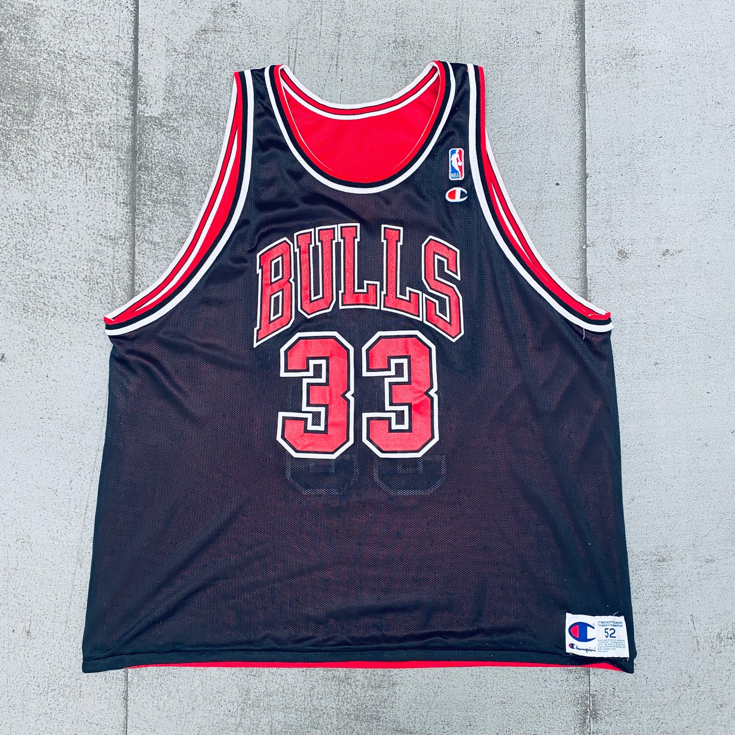 Chicago Bulls: Scottie Pippen 1997/98 Red & Black Reversible Champion Jersey (XL/XXL)