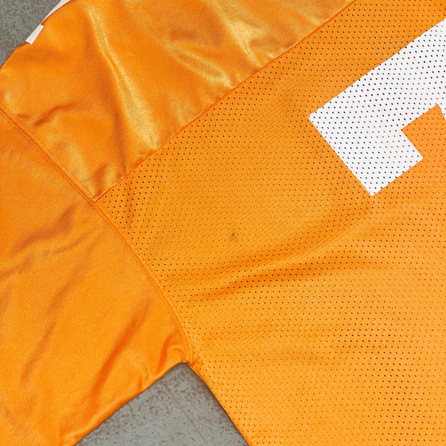 Tennessee Volunteers: No. 7 "Jerod Mayo" Adidas Jersey (XL)