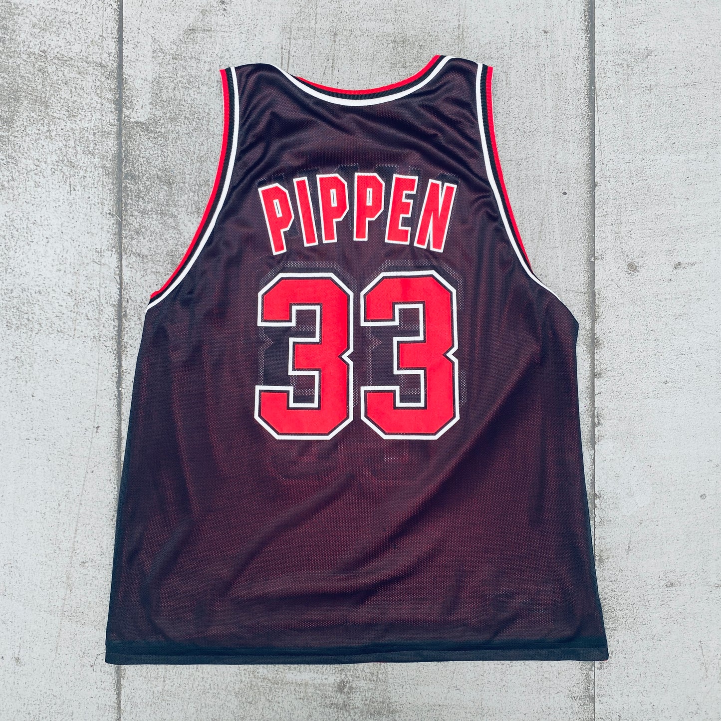 Chicago Bulls: Scottie Pippen 1997/98 Red & Black Reversible Champion Jersey (L)