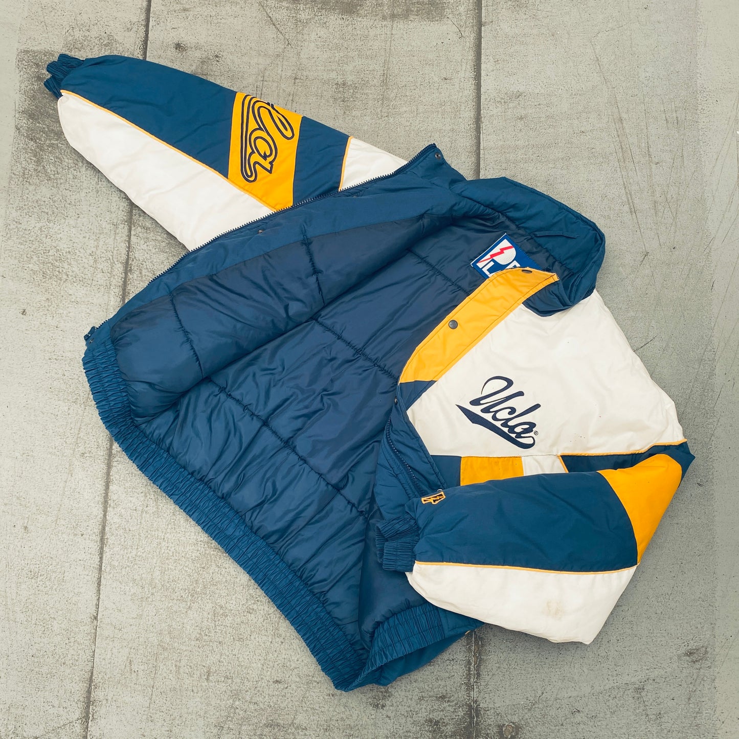 UCLA Bruins: 1990's Pro Player Fullzip Jacket (XL)