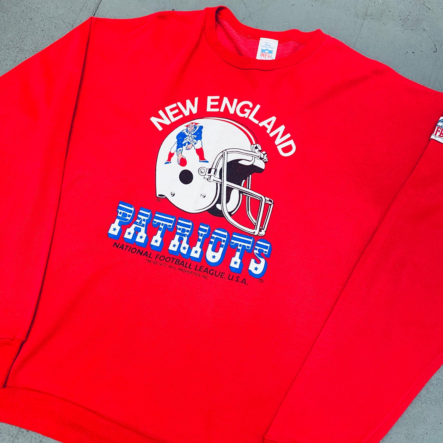 New England Patriots: 1970 Graphic Spellout Sweat (L)