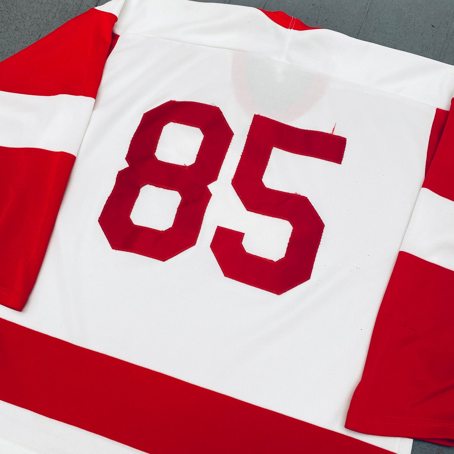 Detroit Red Wings: 1980's CCM No. 85 Petr Klima (No Name) Jersey (L)