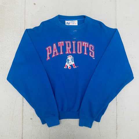 New England Patriots: 1990's Logo 7 "Pat Patriot" Embroidered Spellout Sweat (L)
