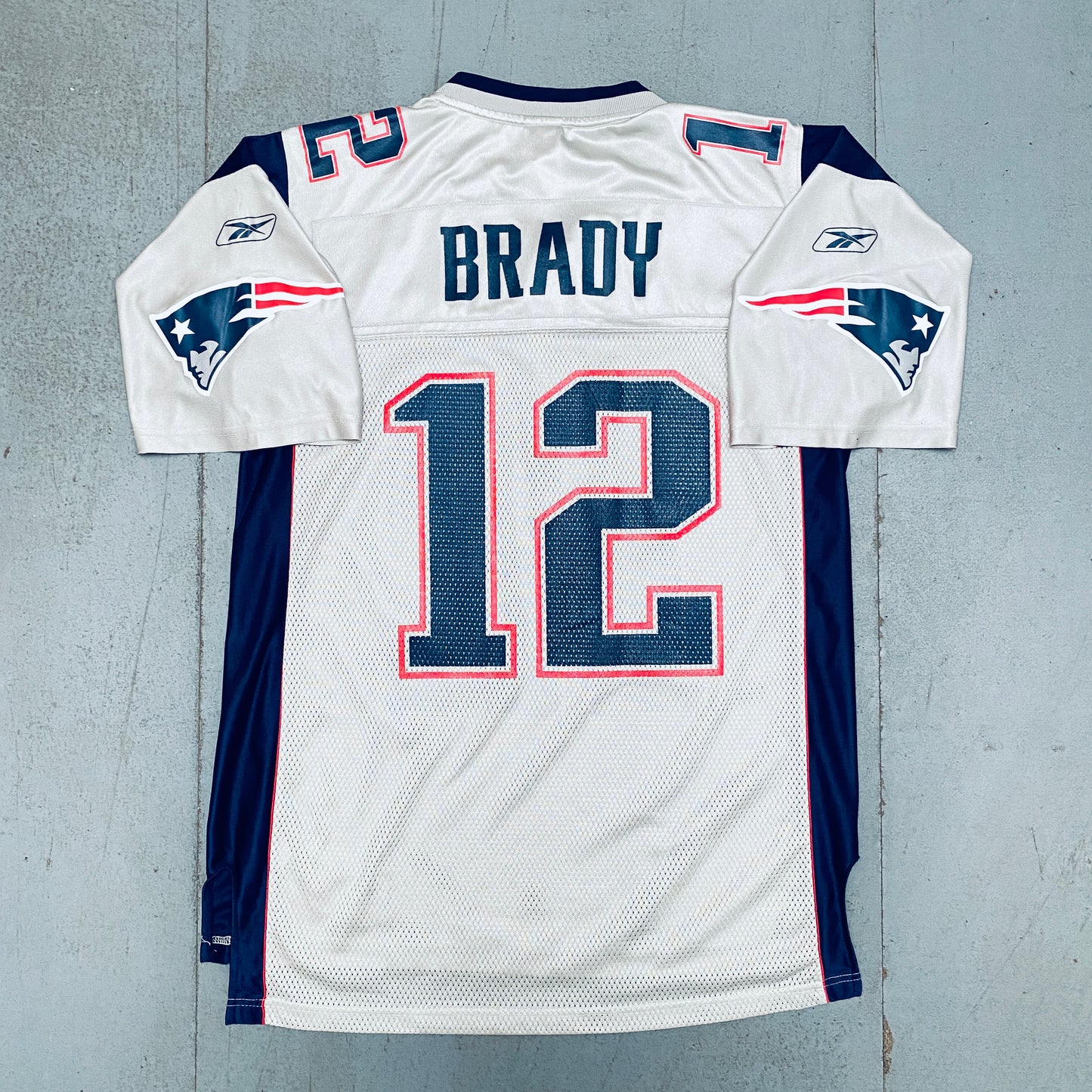 New England Patriots: Tom Brady 2003/04 Silver Jersey (M)