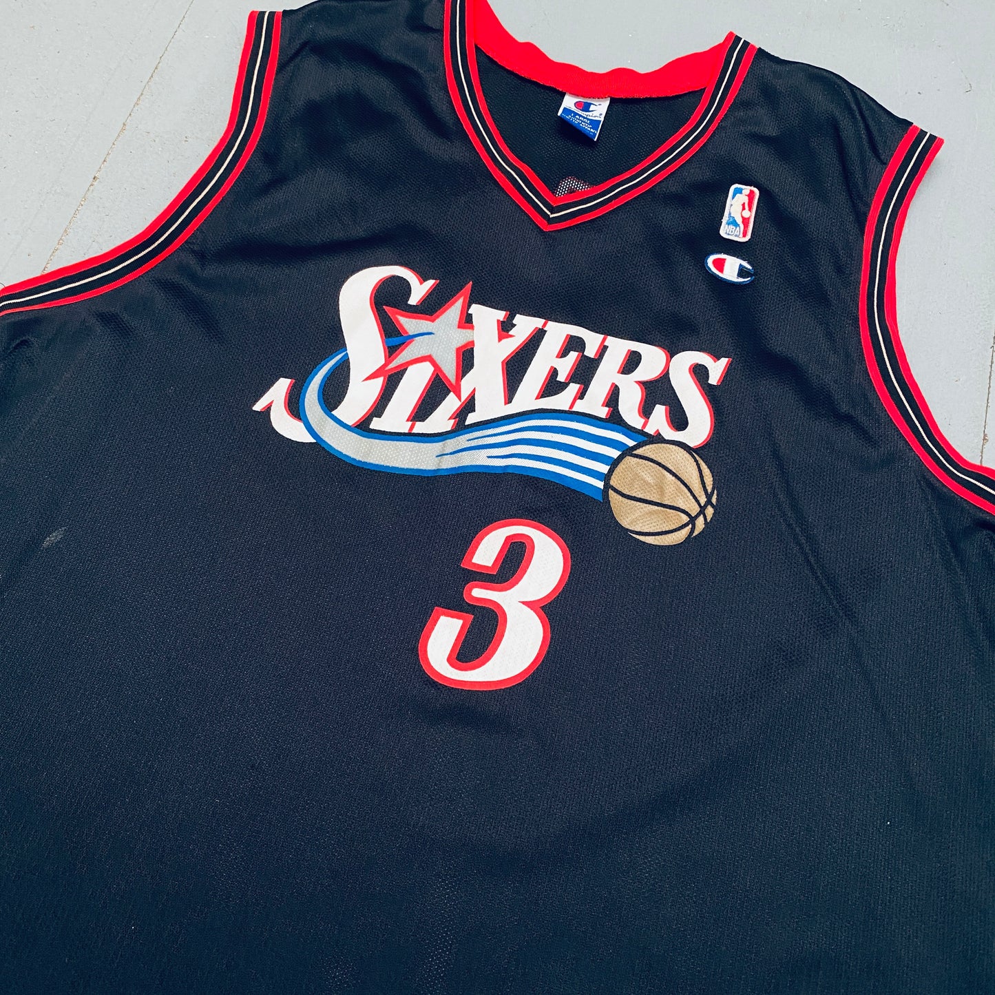 Philadelphia 76ers: Allen Iverson 1997/98 Black Champion Jersey (L)