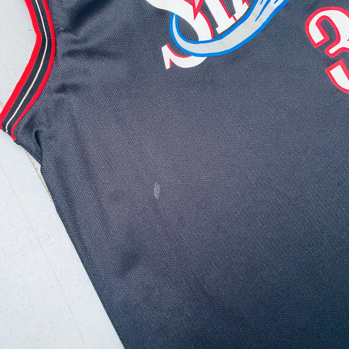 Philadelphia 76ers: Allen Iverson 1997/98 Black Champion Jersey (L)