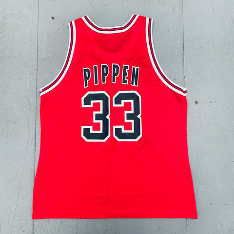 Chicago Bulls: Scottie Pippen 1997/98 Red Champion Jersey (L/XL)