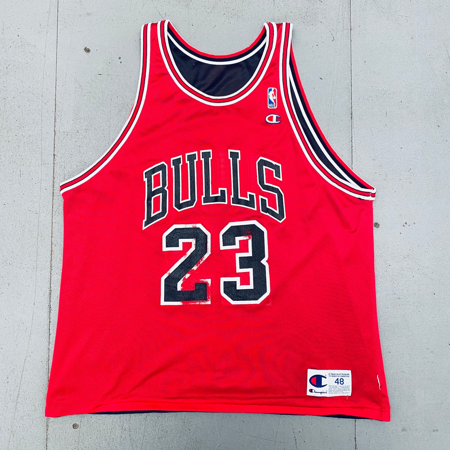 Chicago Bulls: Michael Jordan 1997/98 Red & Black Champion Reversible Jersey (L/XL)