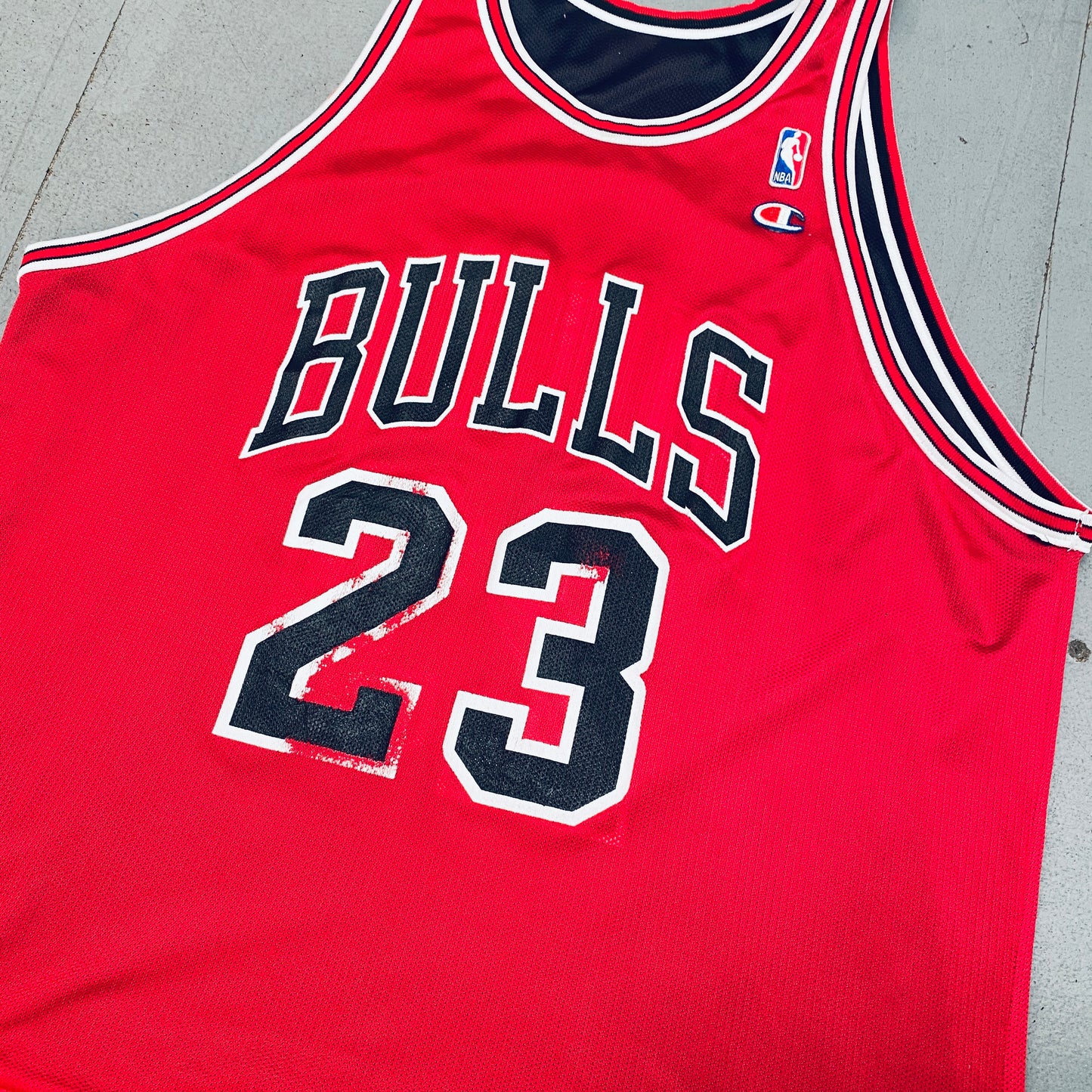 Chicago Bulls: Michael Jordan 1997/98 Red & Black Champion Reversible Jersey (L/XL)