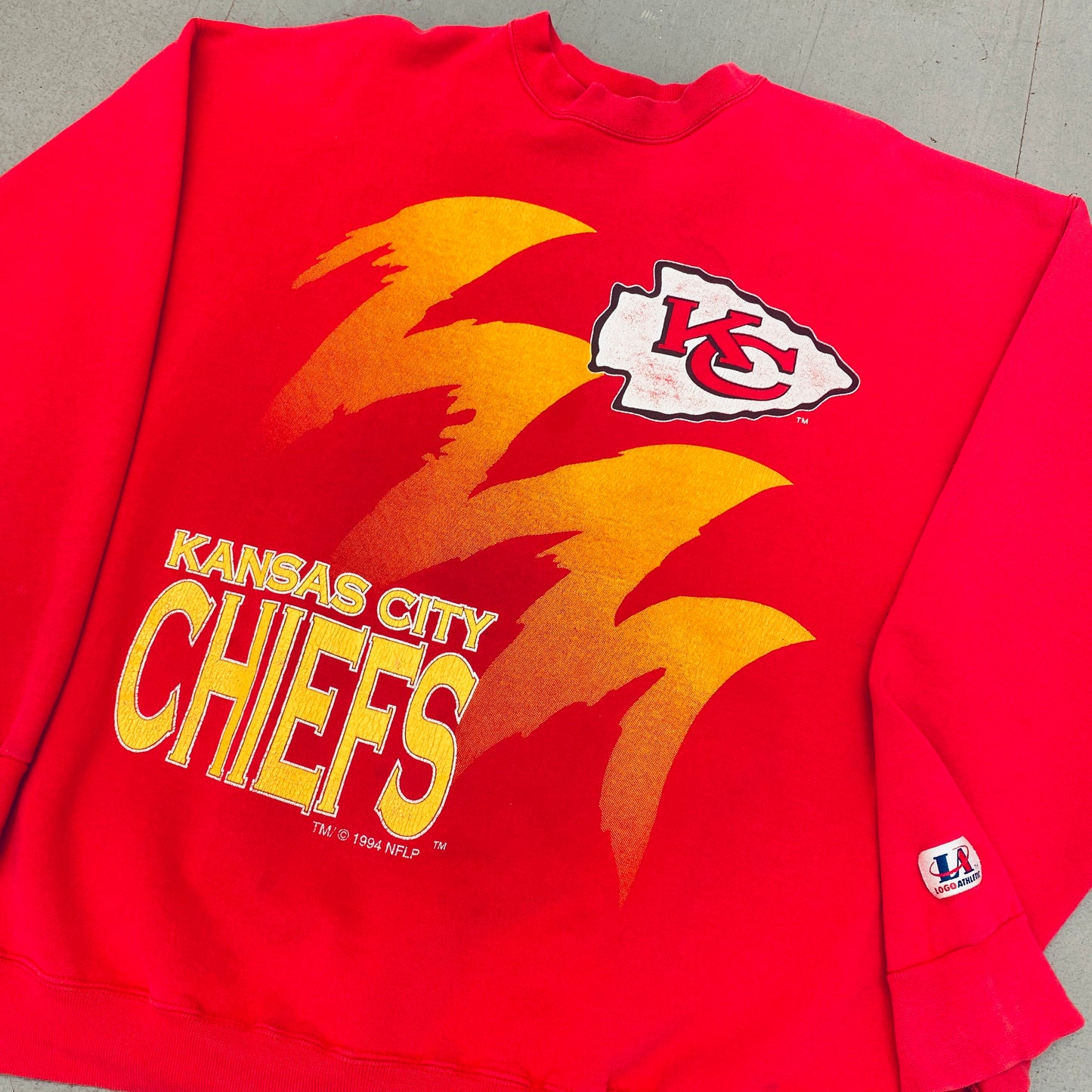 Kansas City Chiefs: 1994 Logo Athletic Sharktooth Graphic Spellout Sweat (XL)