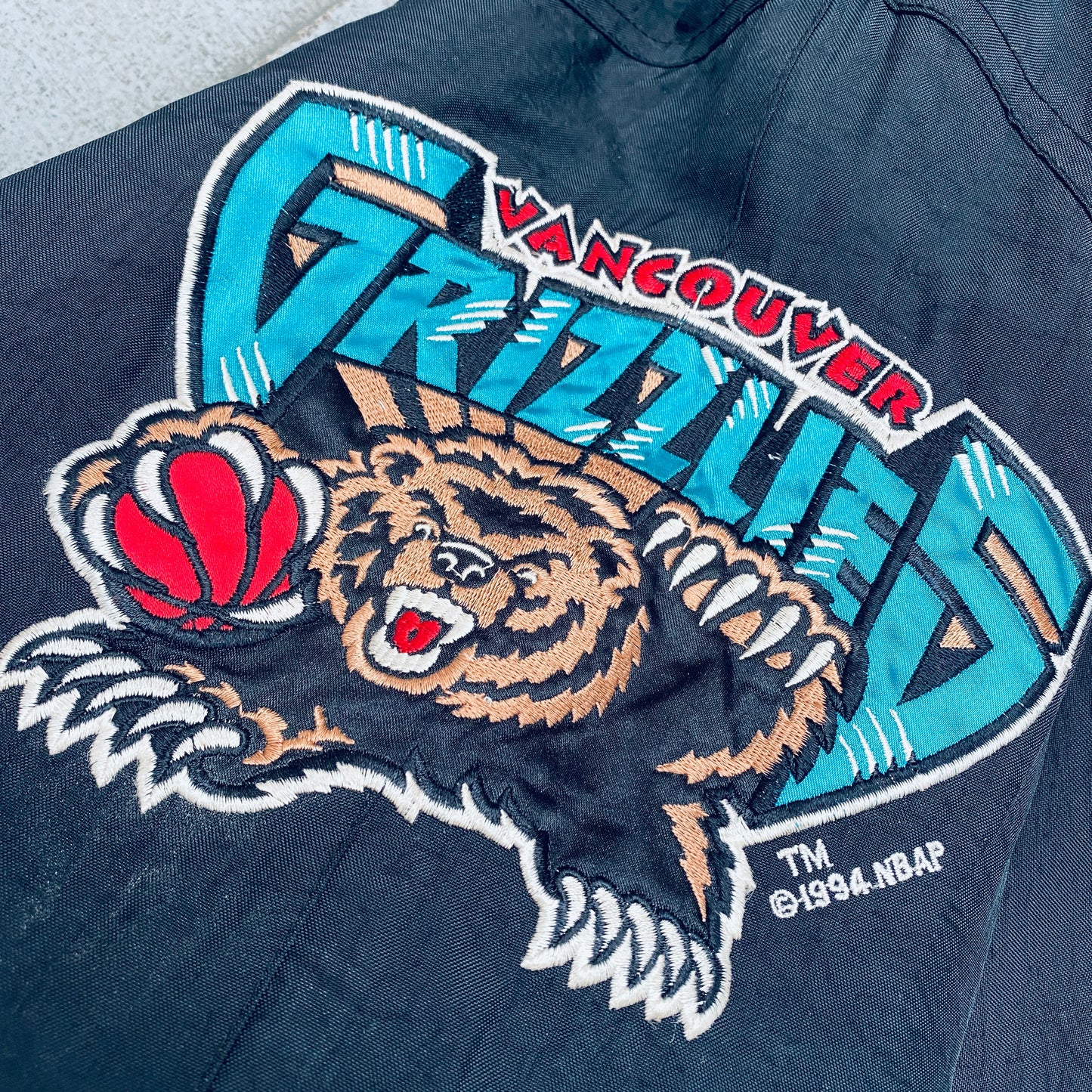 Vancouver Grizzlies: 1994 Team Announce Reverse Spellout Fullzip NBA Authentics Starter Chevron Jacket (L/XL)