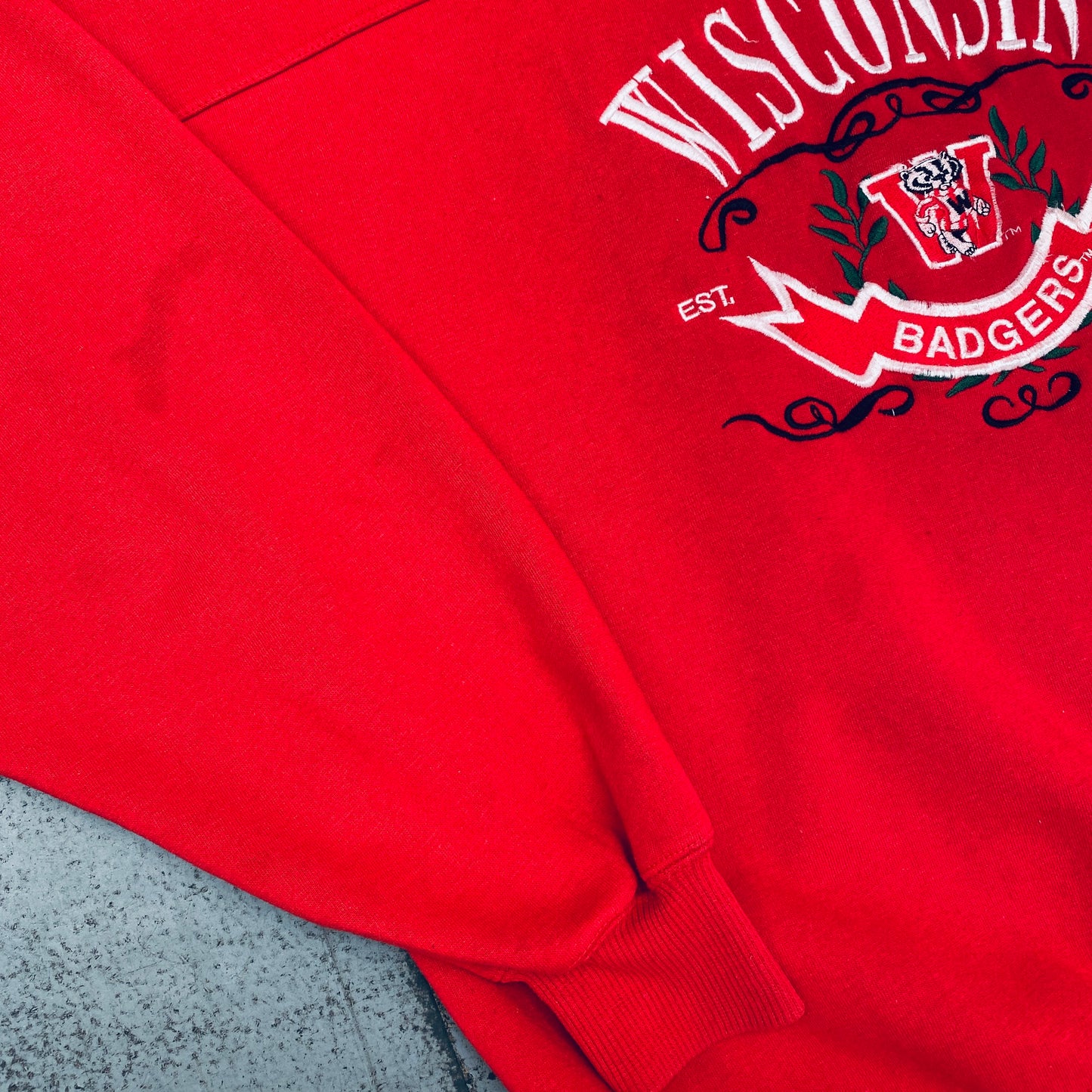 Wisconsin Badgers: 1990's Embroidered Spellout Sweat (XL)