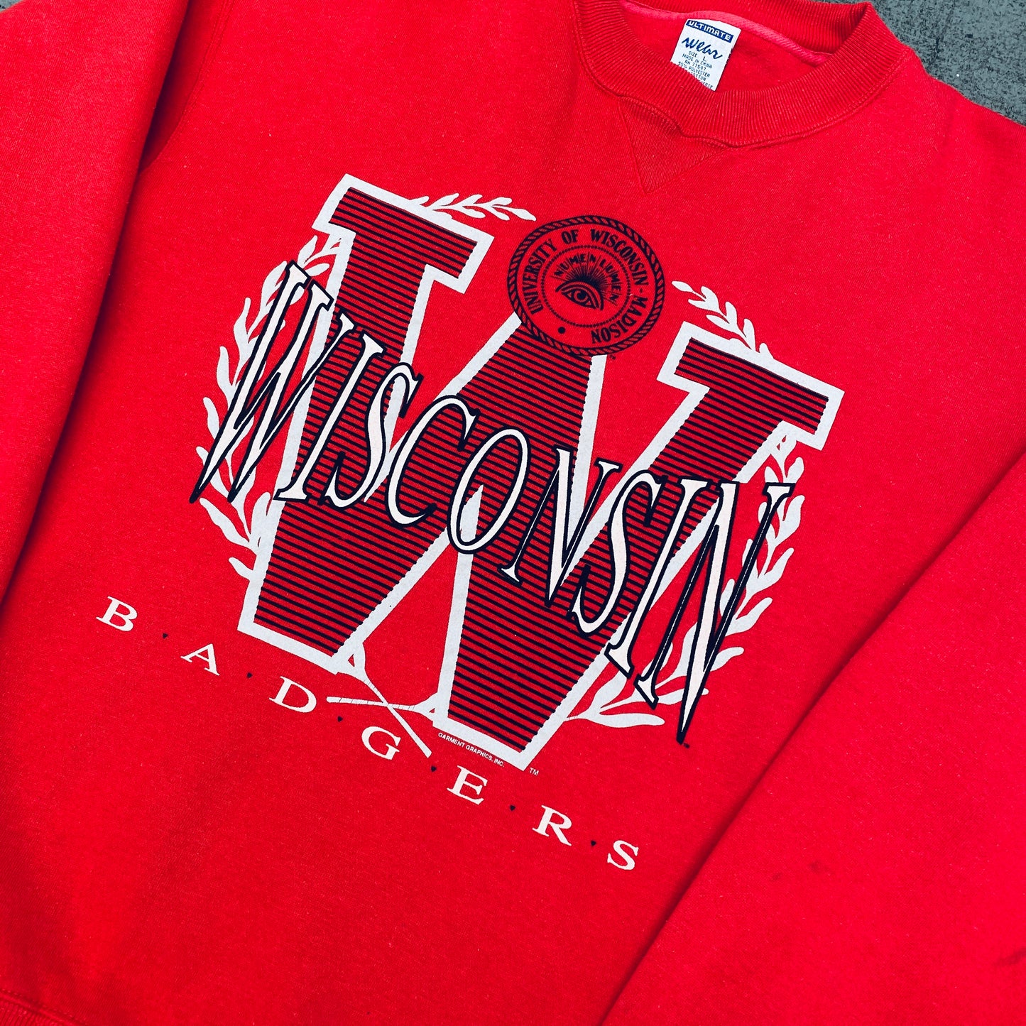 Wisconsin Badgers: 1990's Graphic Spellout Sweat (L)