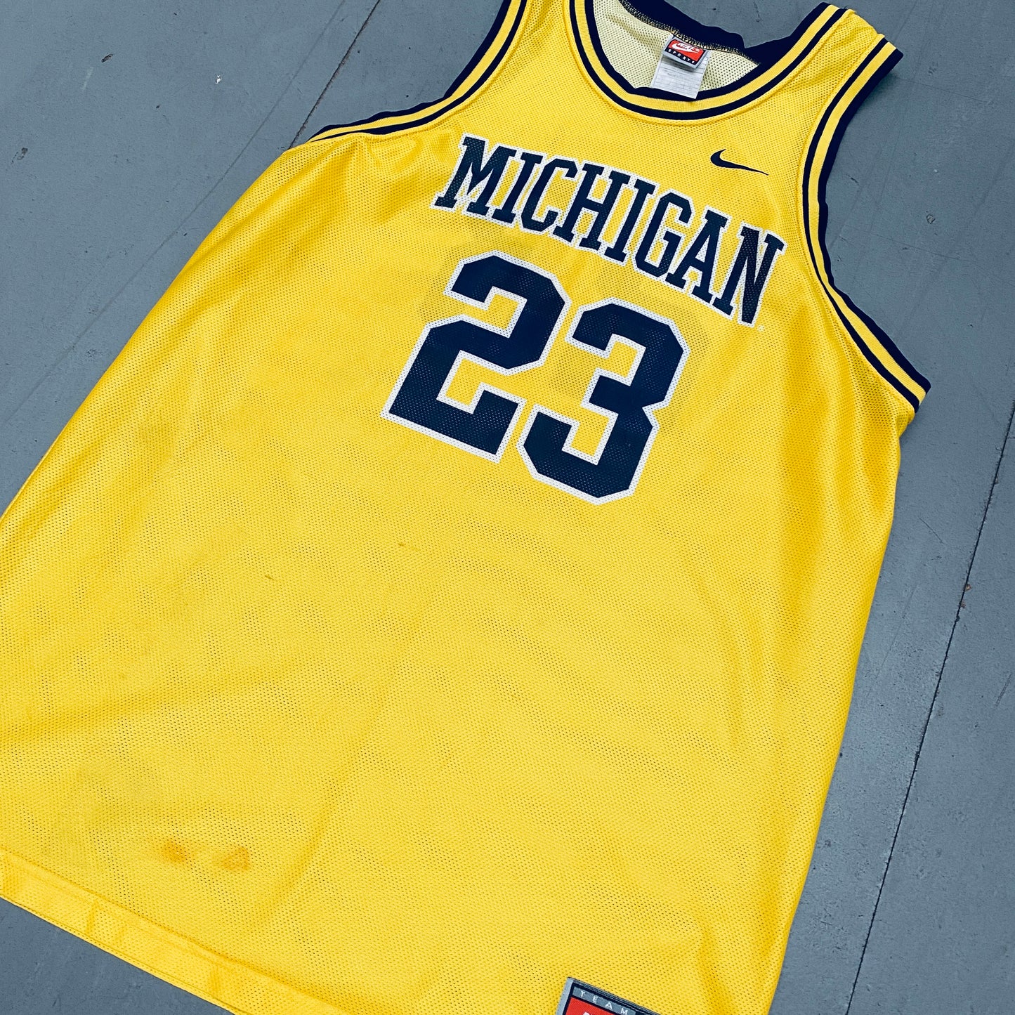 Michigan Wolverines: 1990's No. 23 Nike Jersey (XL)