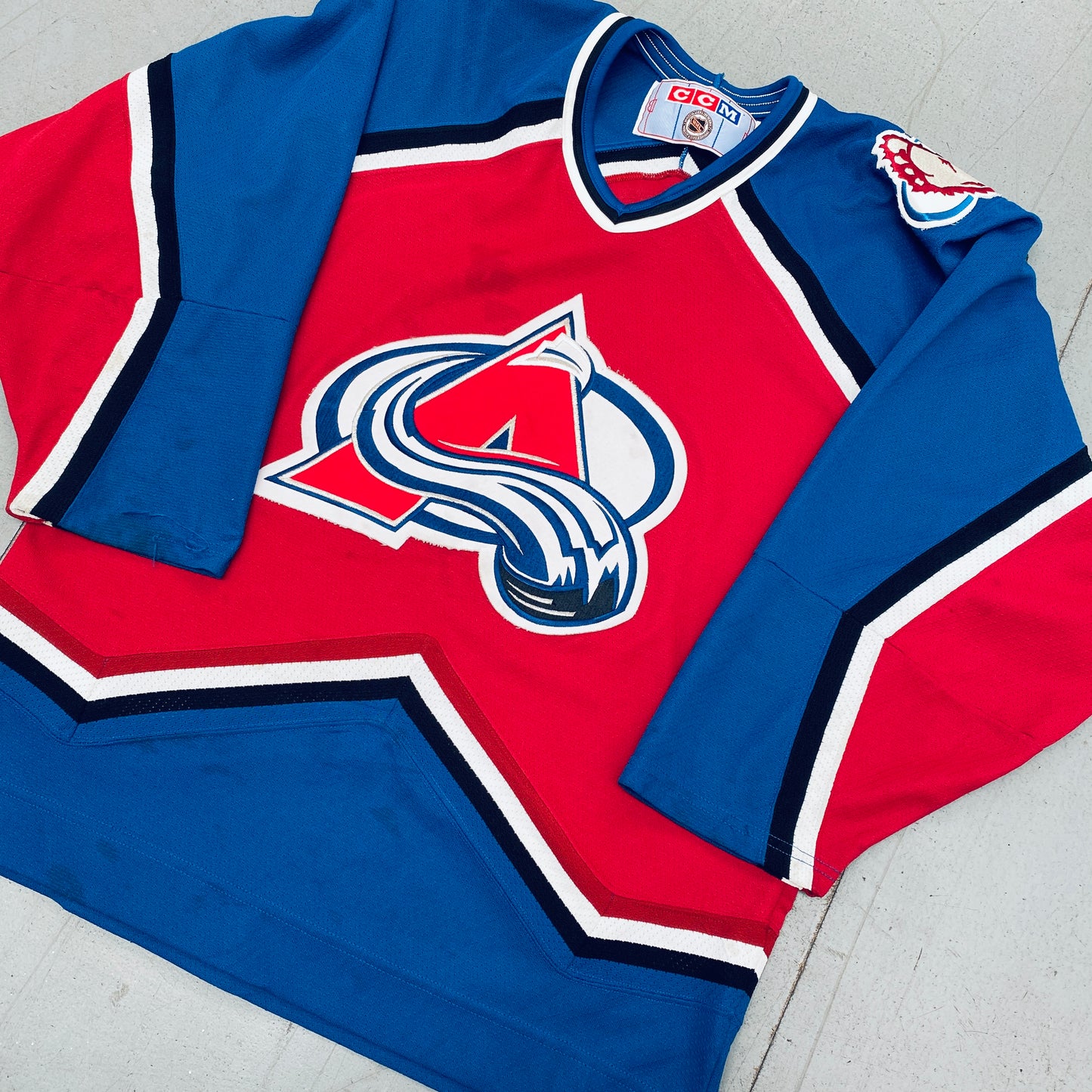 Colorado Avalanche: 1997 CCM Jersey (M)