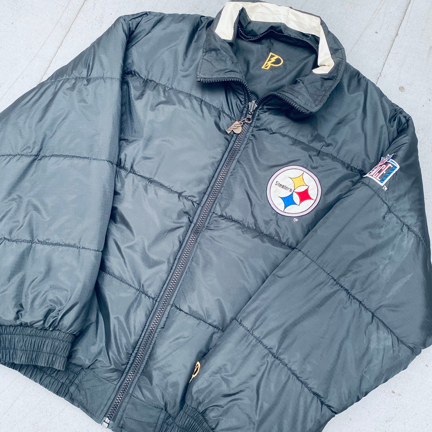 Pittsburgh Steelers: 1990's Pro Player Reversible Fullzip Jacket (XL)