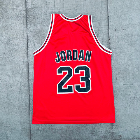 Chicago Bulls: Michael Jordan 1995/96 Red Champion Jersey (L/XL)