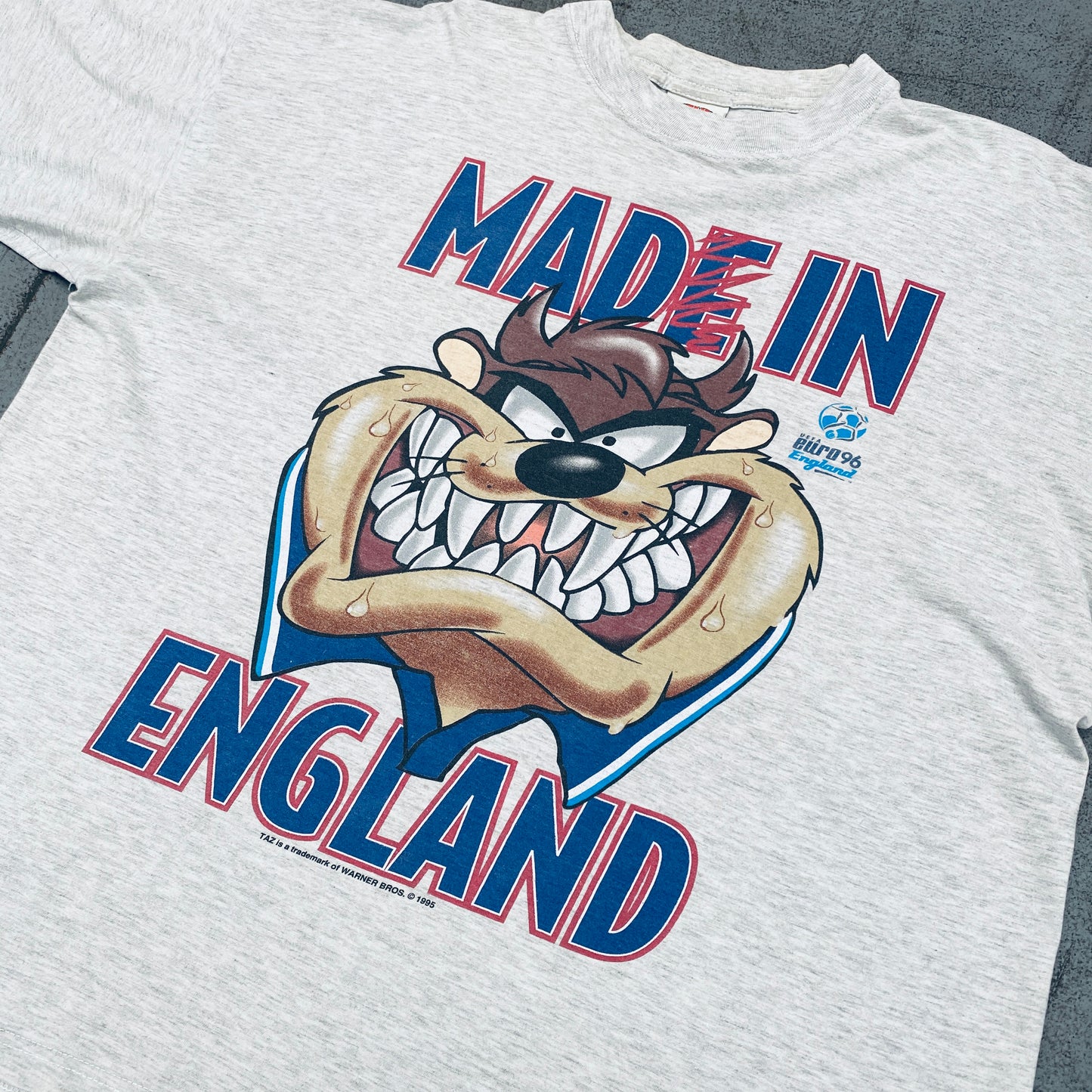 England: 1995 Nutmeg Mills Taz Euro 96 Graphic Tee (L/XL)