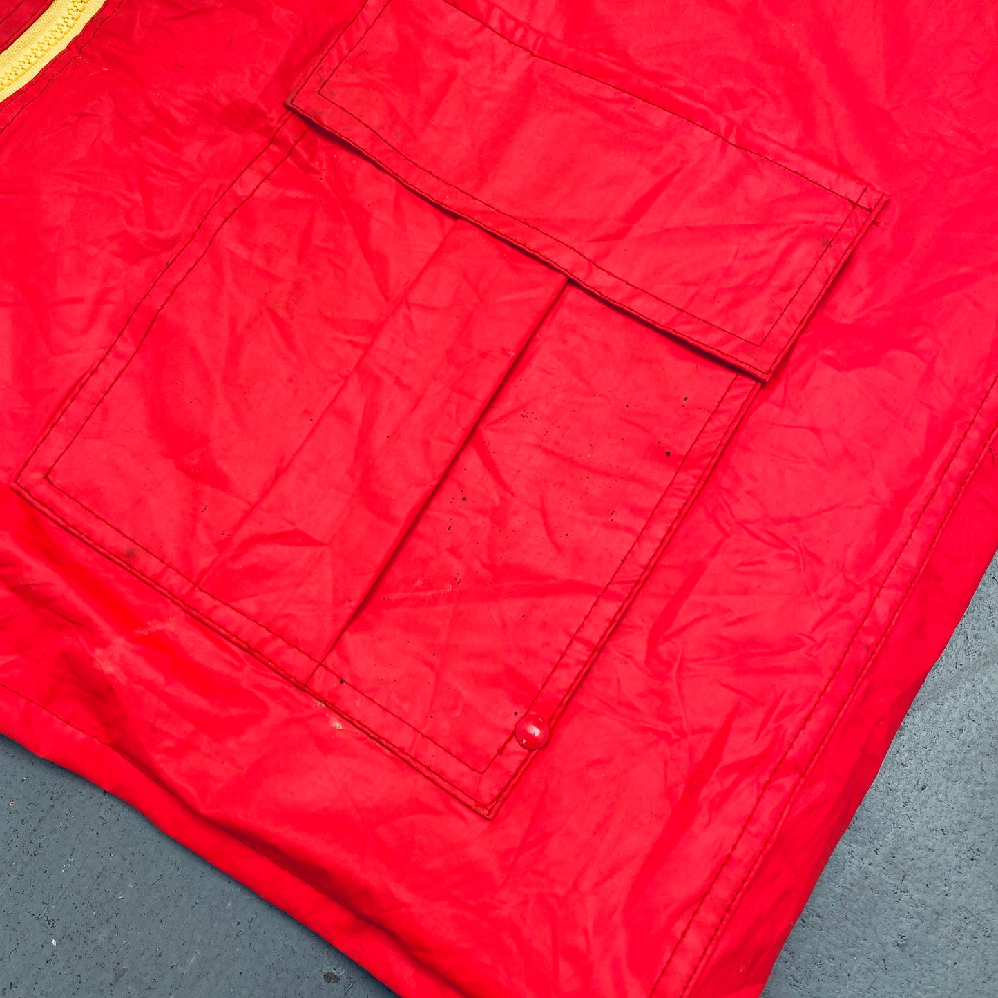 Kansas City Chiefs: 1990's Fullzip Waterproof Rain Mac (L)