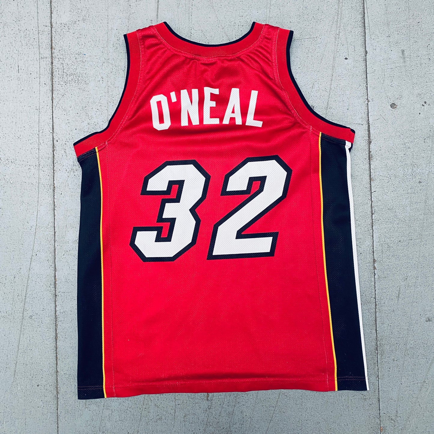 Miami Heat: Shaquille O'Neal 2004/05 Red Champion Jersey (S)