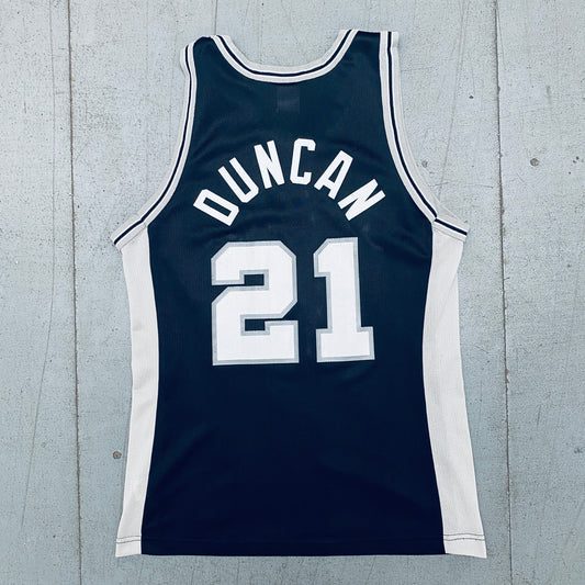 San Antonio Spurs: Tim Duncan 1997/98 Rookie Black Champion Jersey (S/M)