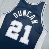 San Antonio Spurs: Tim Duncan 1997/98 Rookie Black Champion Jersey (S/M)