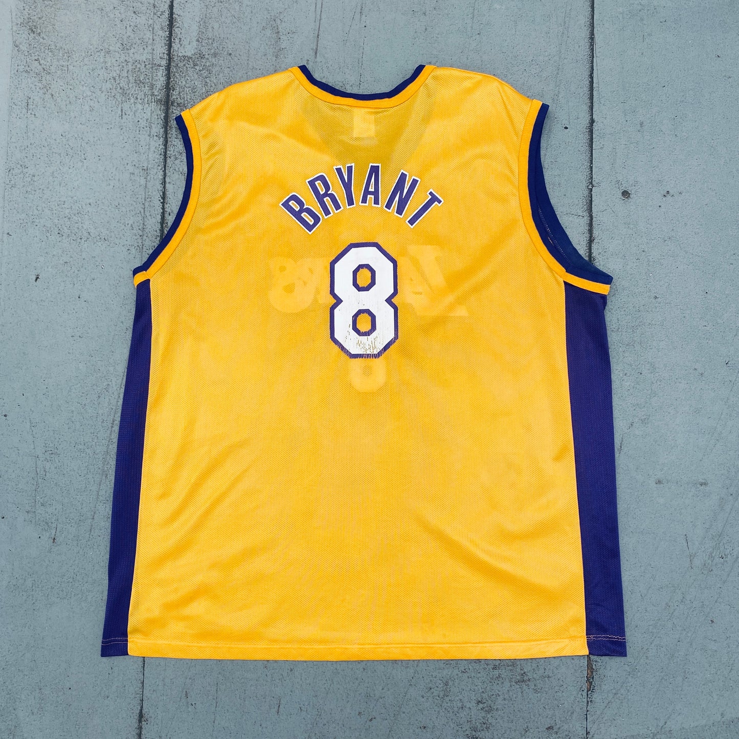 Los Angeles Lakers: Kobe Bryant 1998/99 Yellow Champion Jersey (XL)