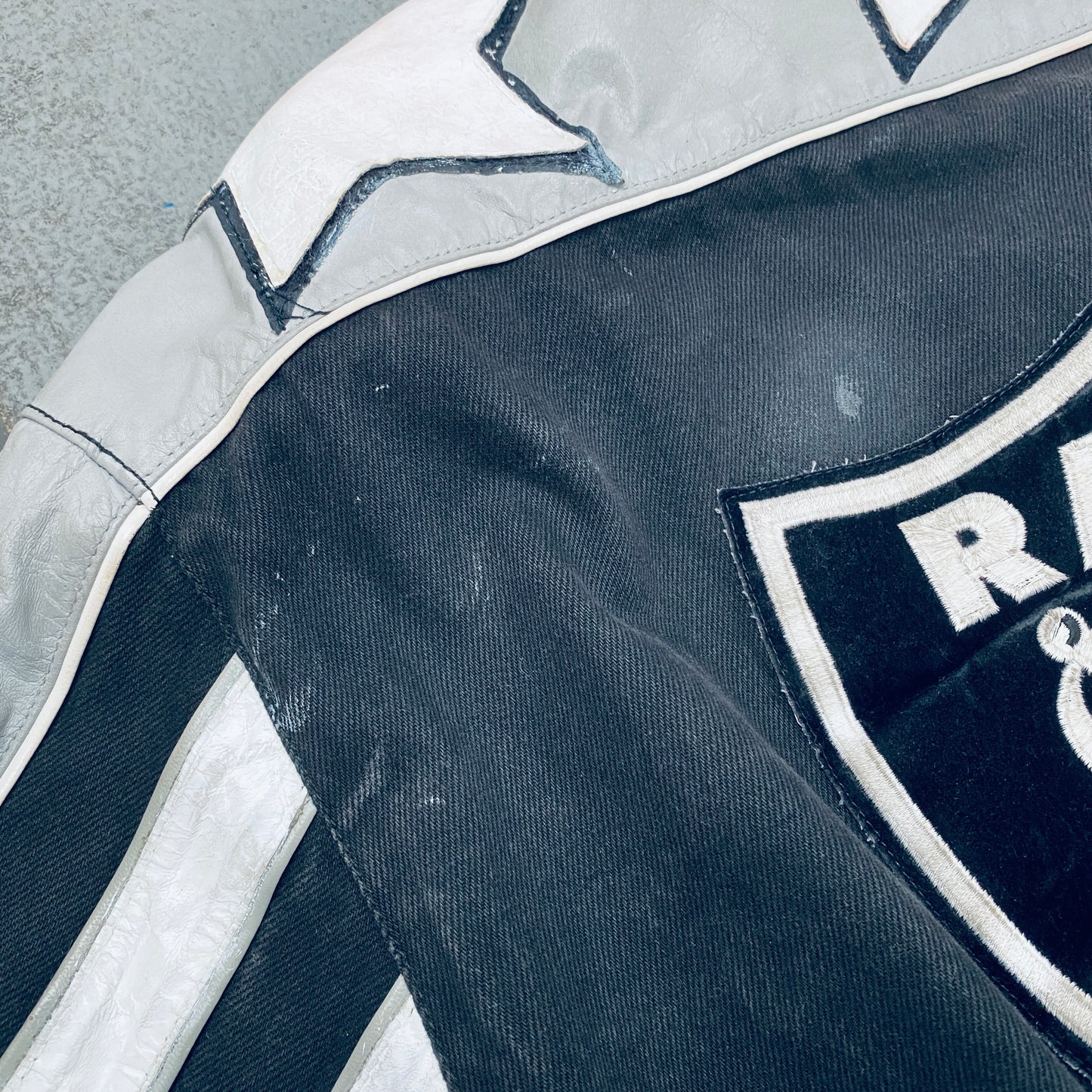 Oakland Raiders: 1990's Jeff Hamilton Jacket (L/XL)