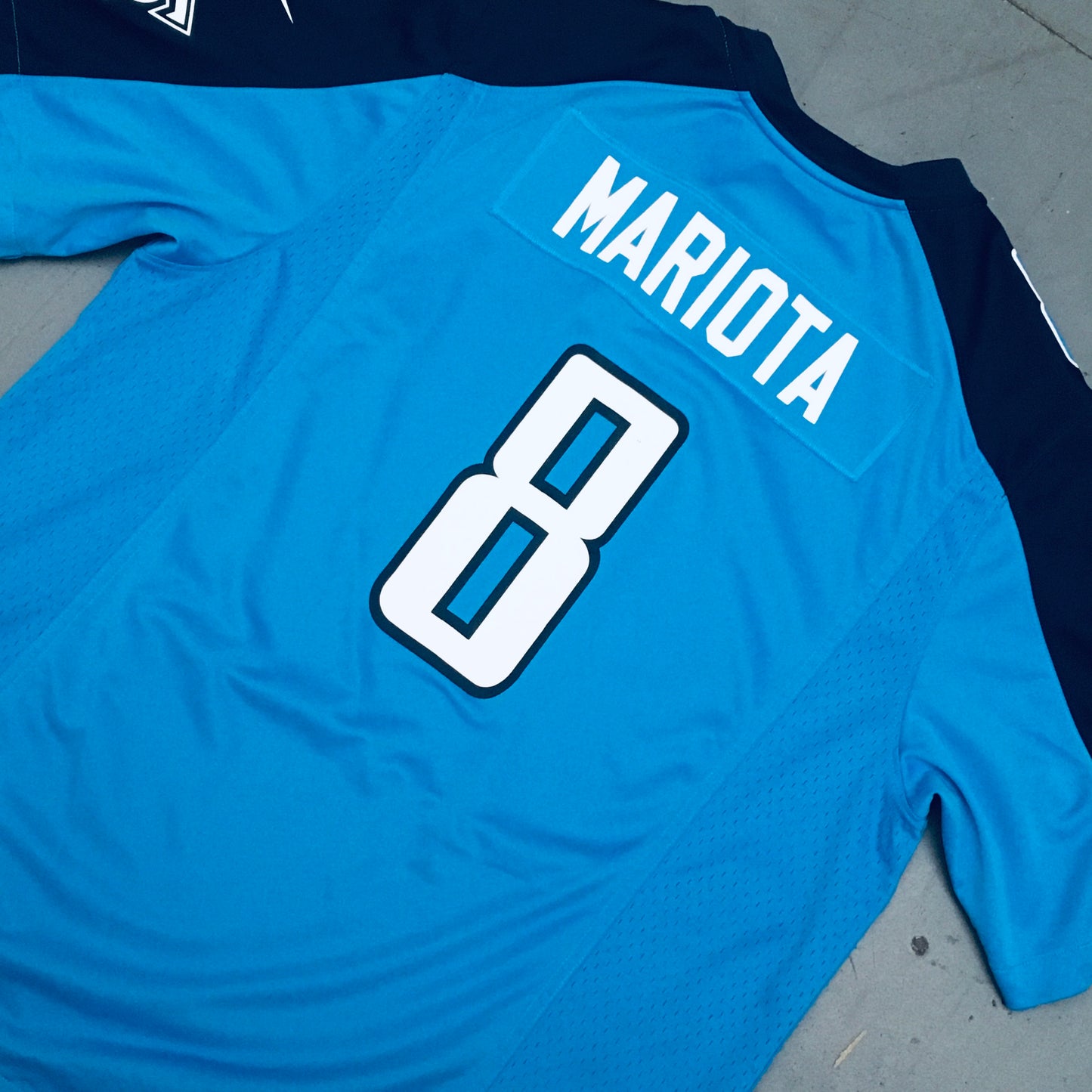 Tennessee Titans: Marcus Mariota 2015/16 Rookie (XL)