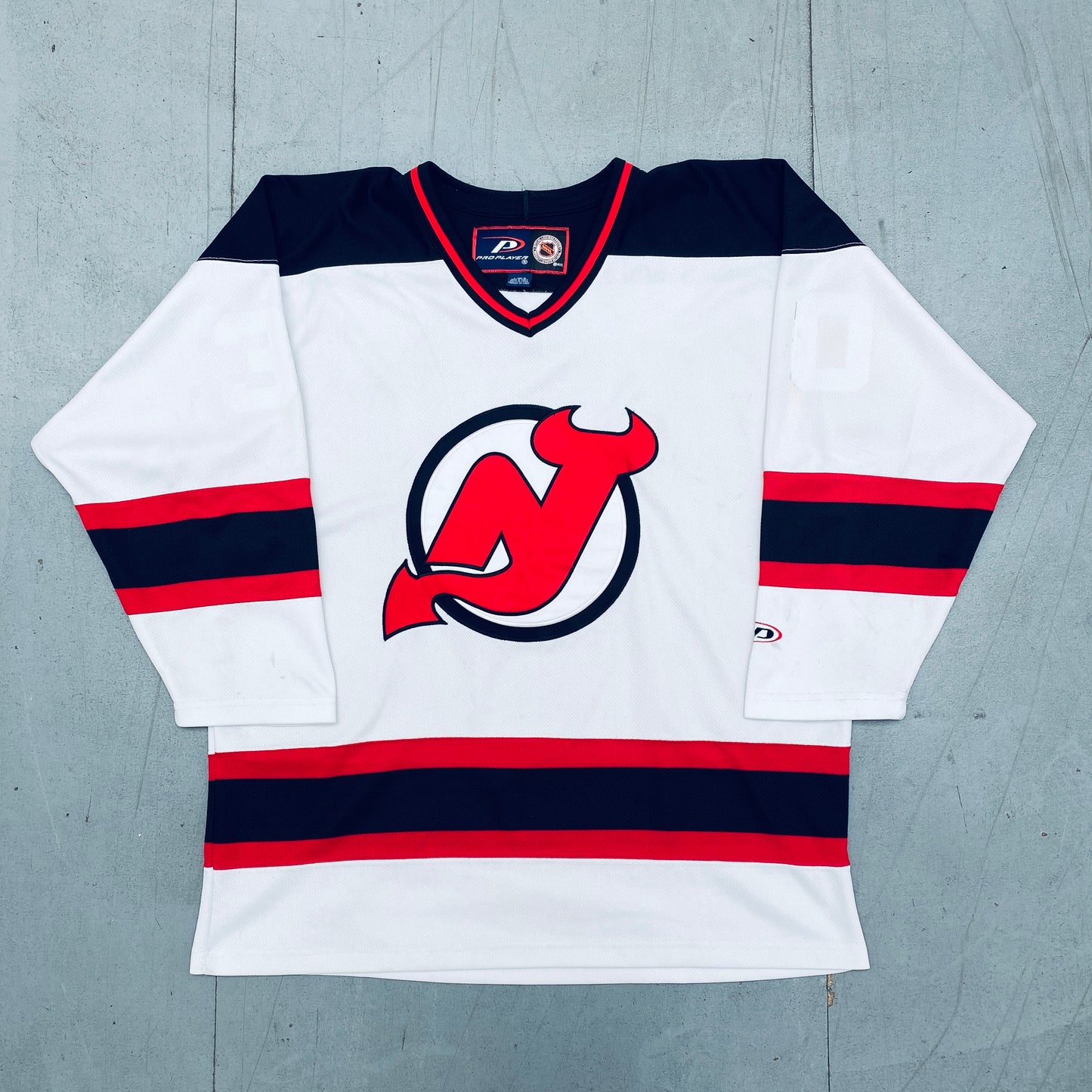 New Jersey Devils: 1990's Pro Player Jersey (L/XL)