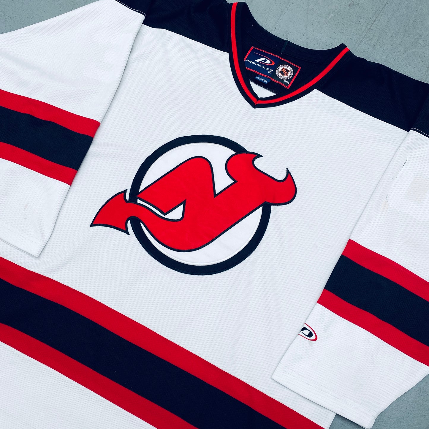 New Jersey Devils: 1990's Pro Player Jersey (L/XL)