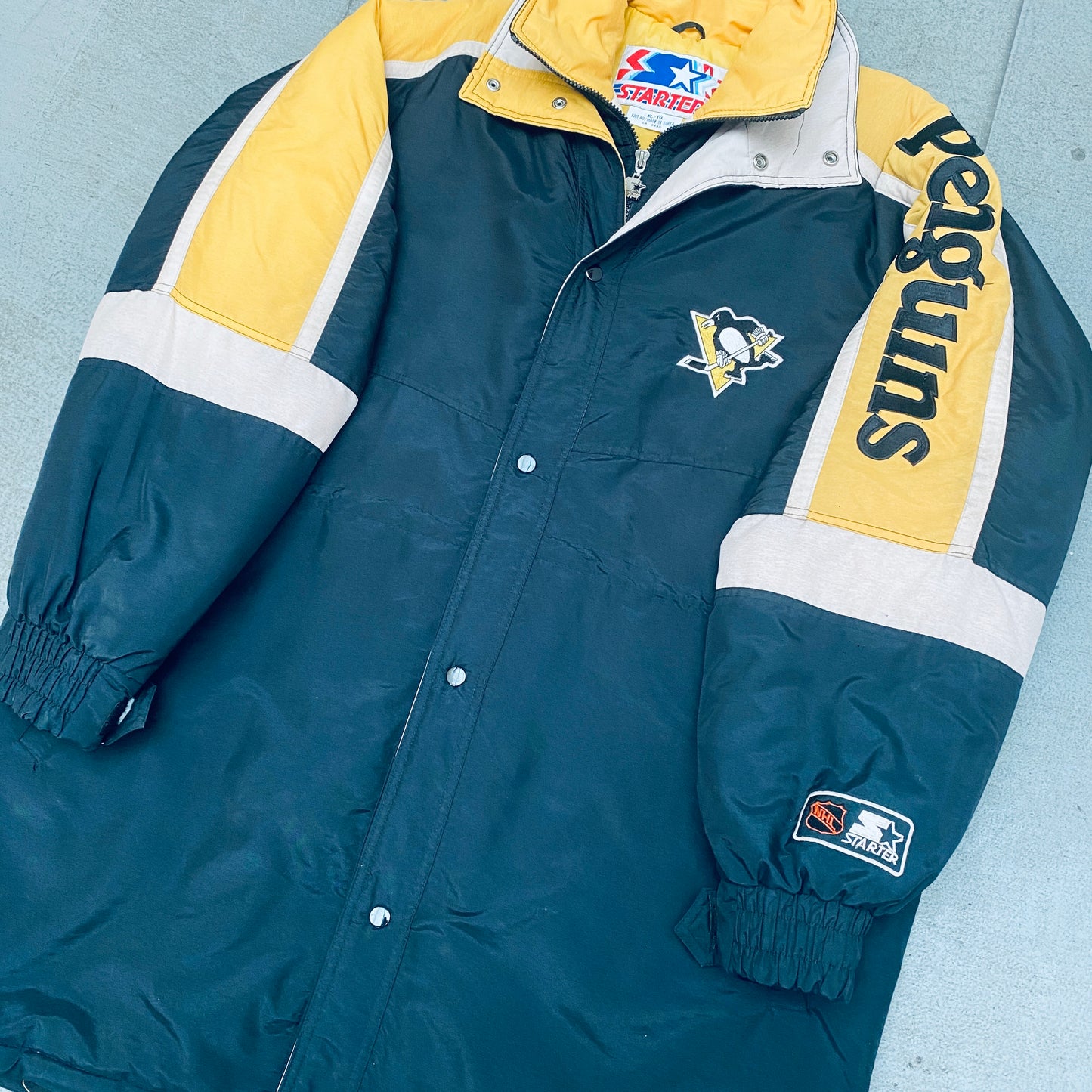 Pittsburgh Penguins: 1990's Fullzip Starter Trench Coat (XL)