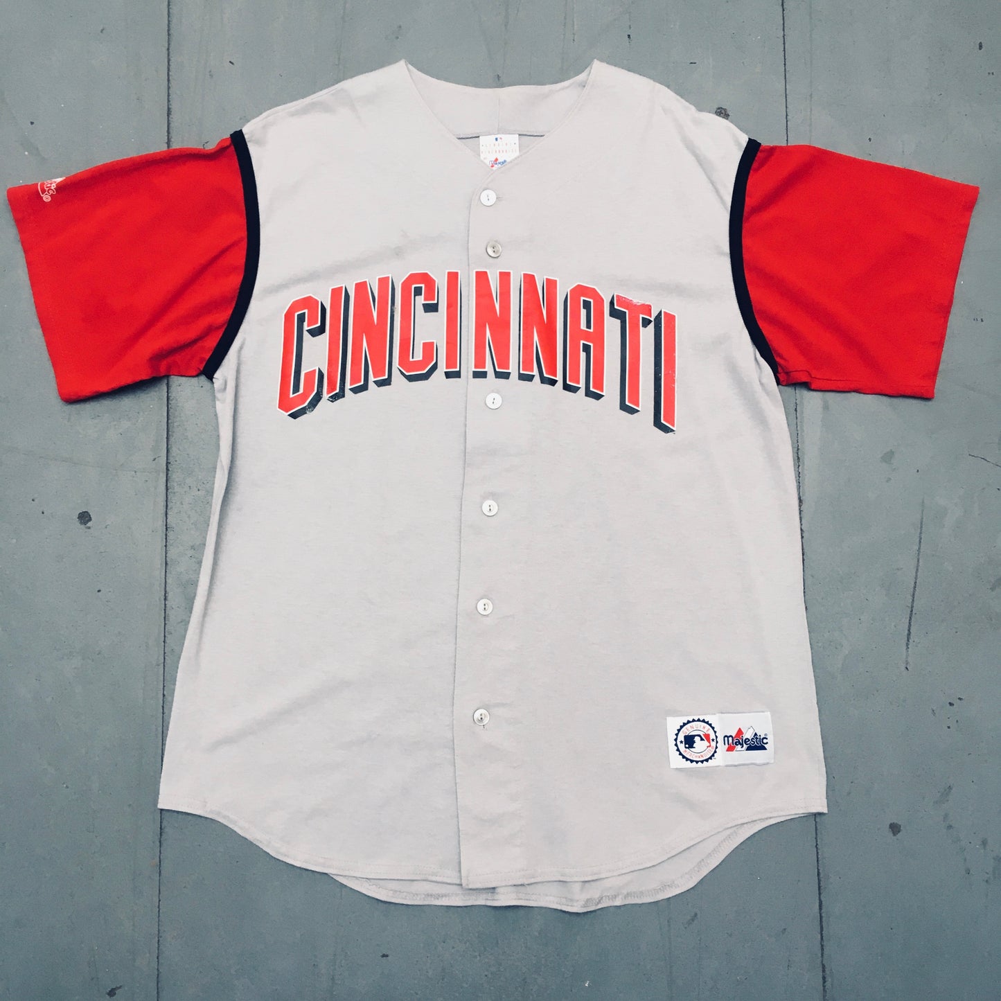 Cincinnati Reds: 1999 Grey/Red Majestic Road Jersey (L)