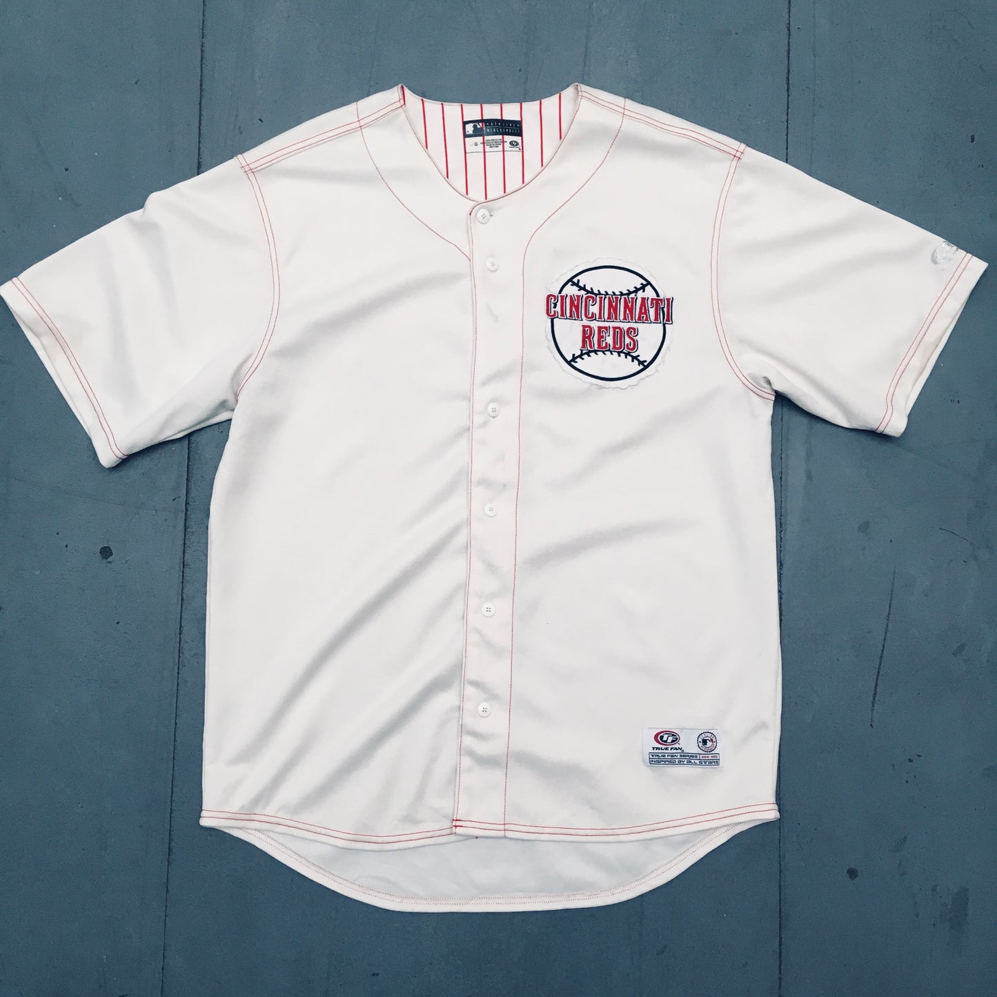 Cincinnati Reds: White True Fan Jersey (L)