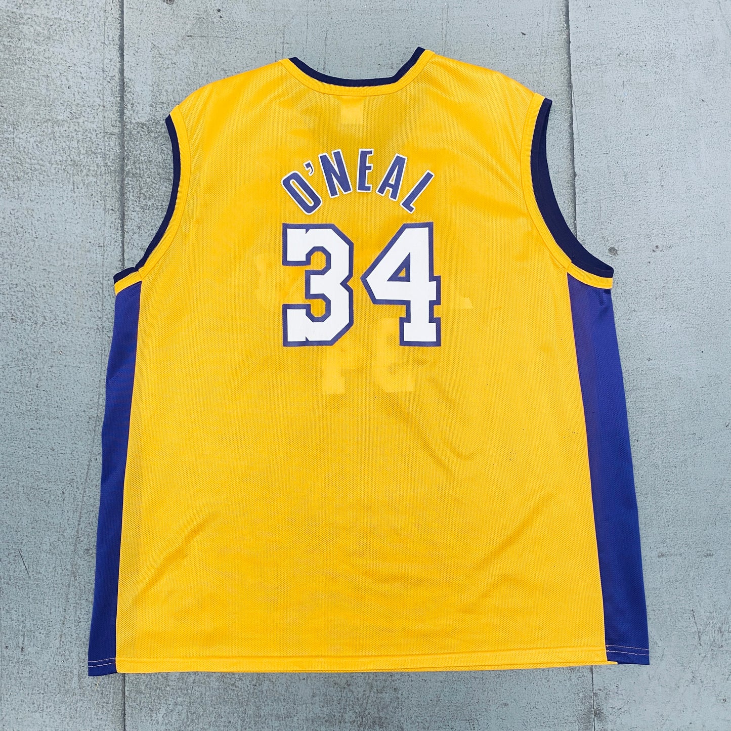 Los Angeles Lakers: Shaquille O'Neal 1998/99 Yellow Champion Jersey (XL)