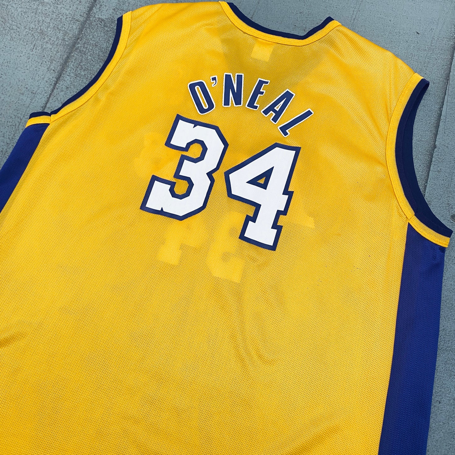 Los Angeles Lakers: Shaquille O'Neal 1998/99 Yellow Champion Jersey (XL)