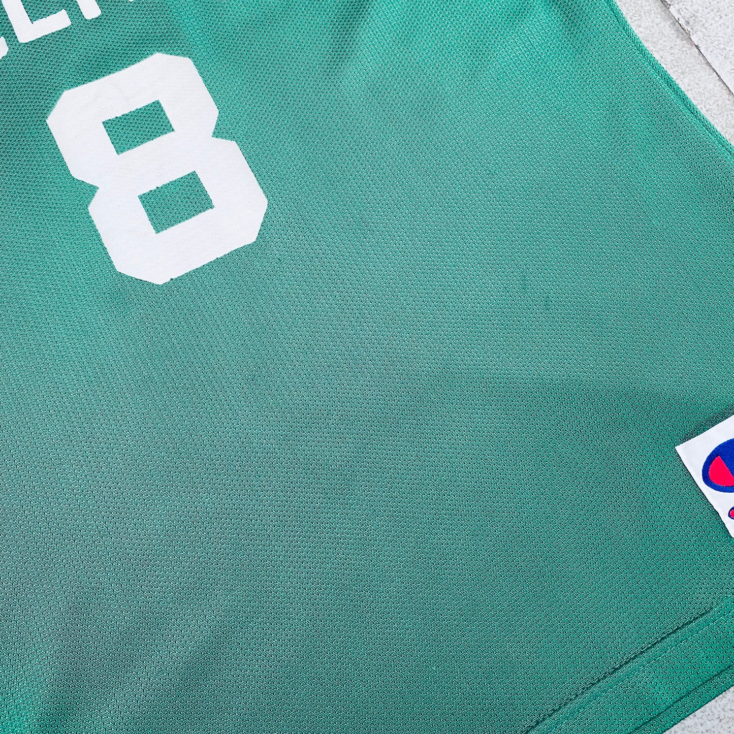 Boston Celtics: Antoine Walker 1996/97 Rookie Green Champion Jersey (L)