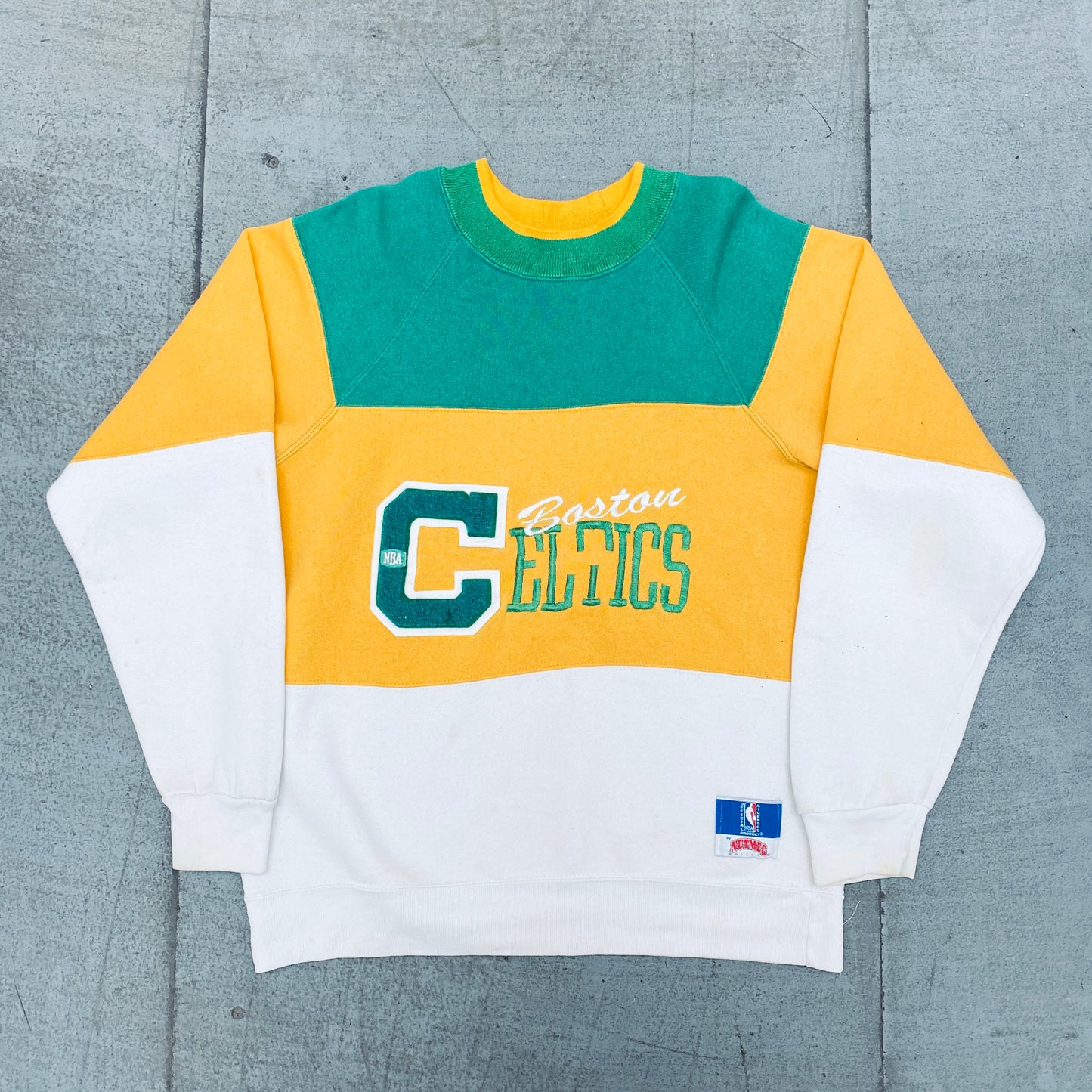 Boston Celtics: 1990's Nutmeg Mills Embroidered Spellout Sweat (M)