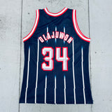 Houston Rockets: Hakeem Olajuwon 1995/96 Navy Champion Jersey (L/XL)