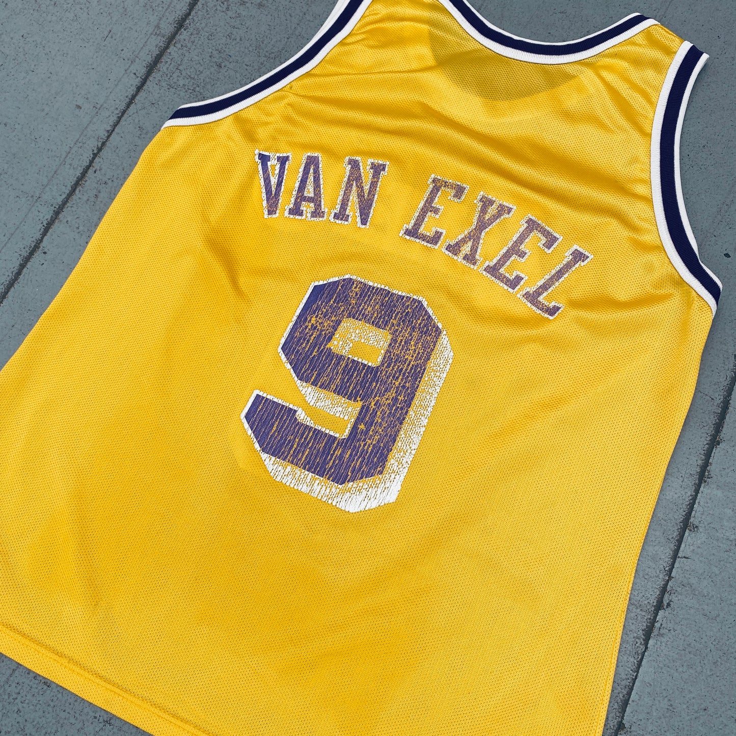 Los Angeles Lakers: Nick Van Exel 1994/95 Yellow Champion Jersey (M)