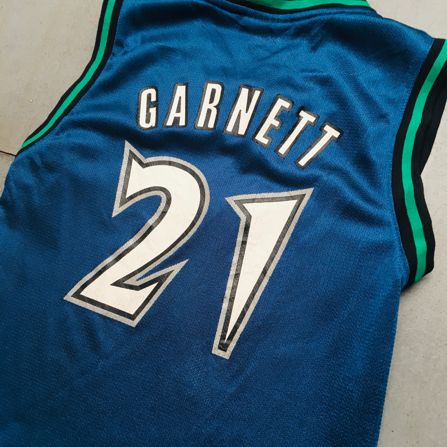 Minnesota Timberwolves: Kevin Garnett 2003/04 Black Reebok Jersey (XXS)