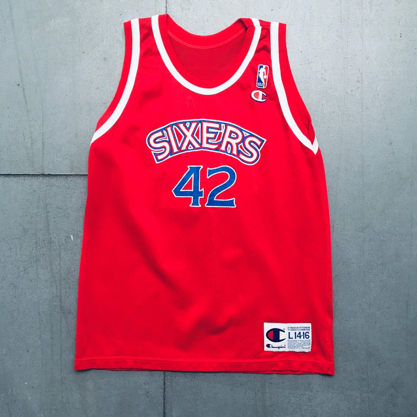 Philadelphia 76ers: Jerry Stackhouse Rookie 1995/96 Red Champion Jersey (XS)